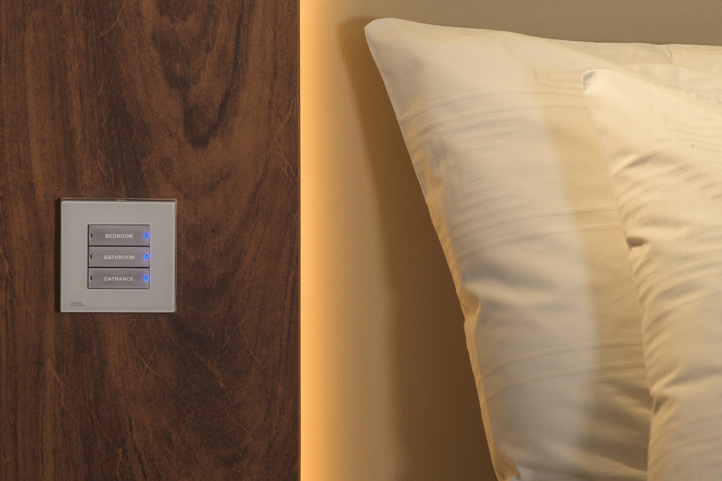 Hotel Regal Pacific Σαντιάγκο Εξωτερικό φωτογραφία A Lutron Maestro light switch