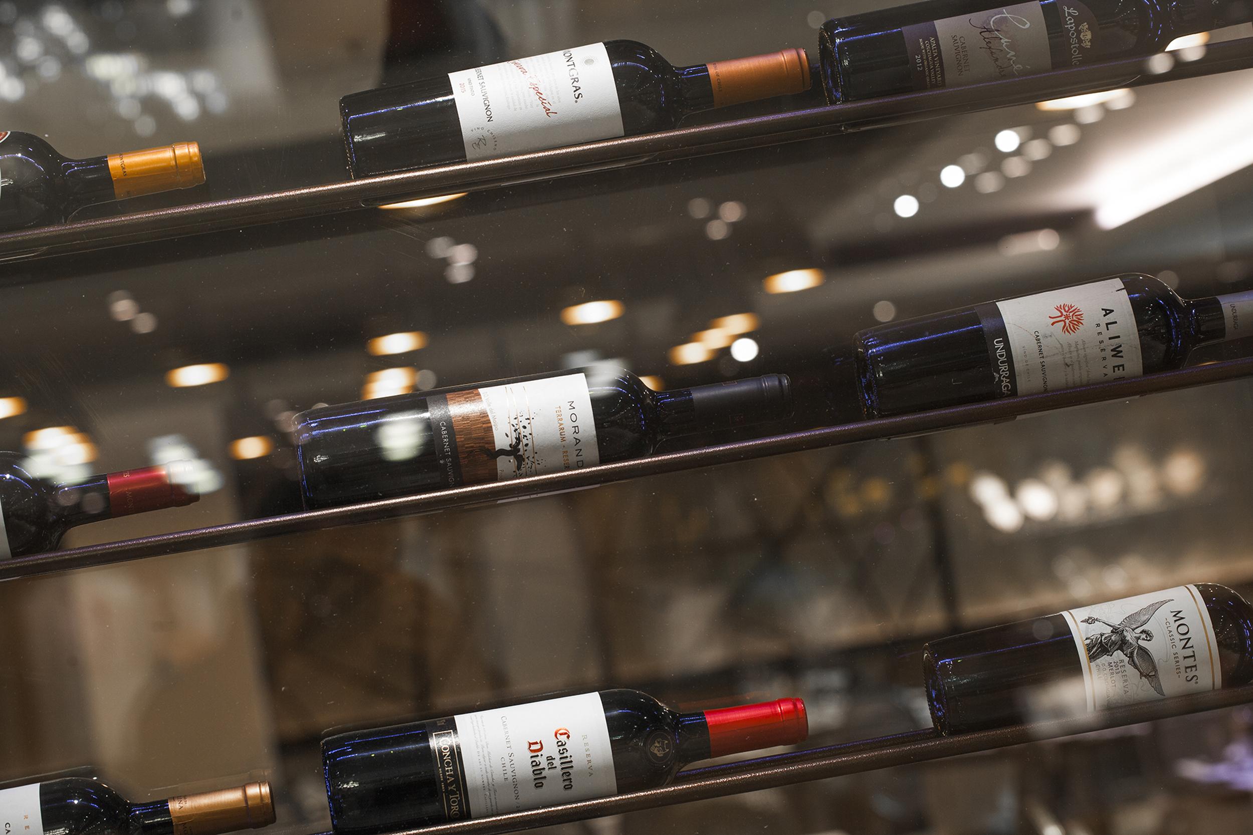 Hotel Regal Pacific Σαντιάγκο Εξωτερικό φωτογραφία Wine bottles