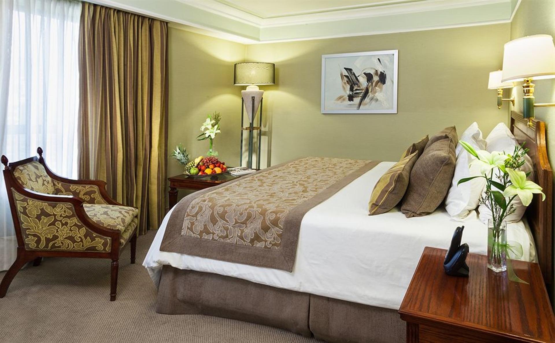 Hotel Regal Pacific Σαντιάγκο Εξωτερικό φωτογραφία A bedroom at the InterContinental London