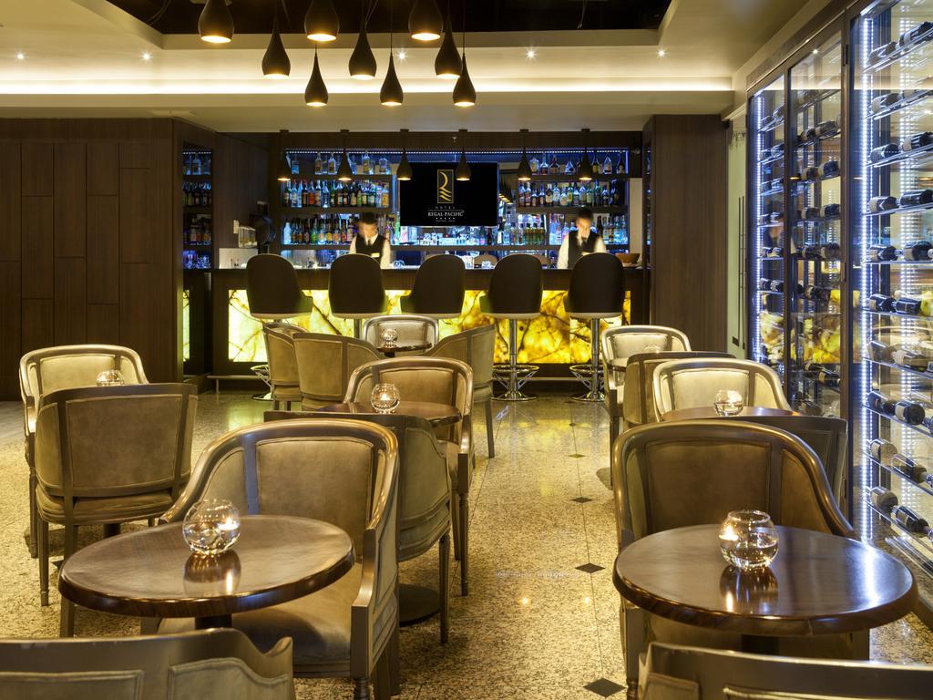 Hotel Regal Pacific Σαντιάγκο Εξωτερικό φωτογραφία The bar at the hotel