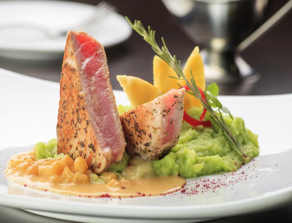 Hotel Regal Pacific Σαντιάγκο Εξωτερικό φωτογραφία Tuna steak
