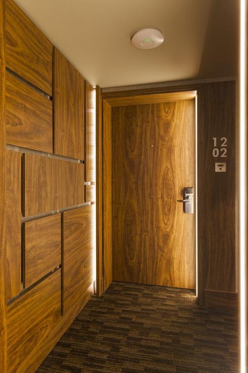 Hotel Regal Pacific Σαντιάγκο Εξωτερικό φωτογραφία A door with a room number